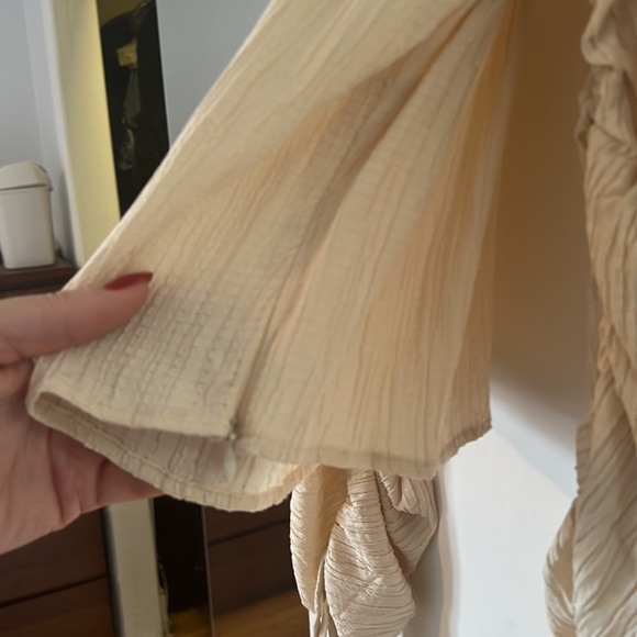 Line & Dot blouse - Picture 7 of 7